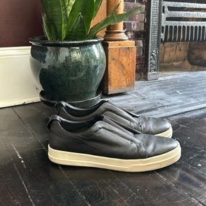 Vince sneaker / slip on 10.5 men’s